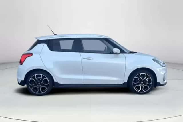 Suzuki Swift (2018) thumbnail 6