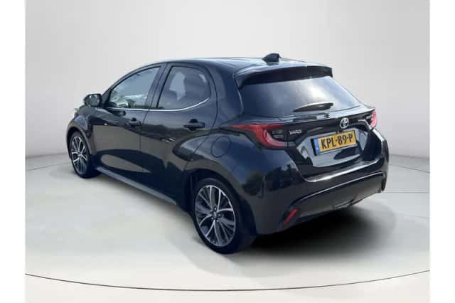 Toyota Yaris (2023) thumbnail 3