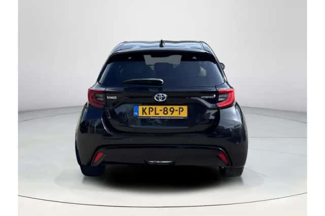 Toyota Yaris (2023) thumbnail 4