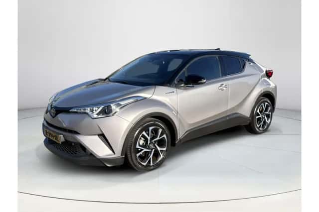 Toyota C-HR (2019) thumbnail 1