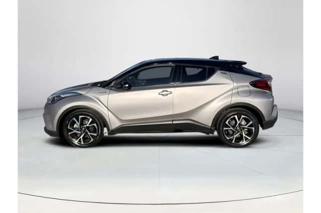 Toyota C-HR (2019) thumbnail 2