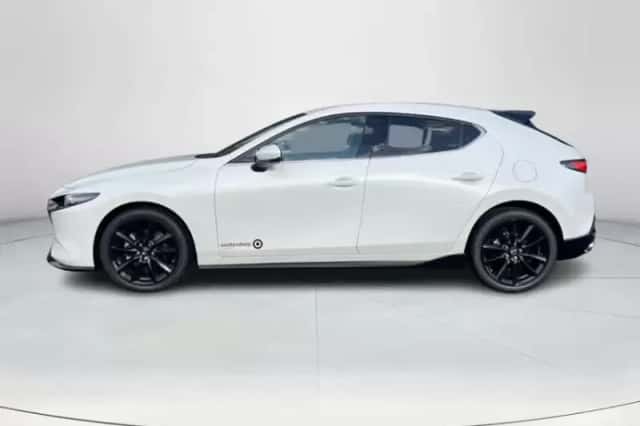Mazda 3 (2025) thumbnail 2