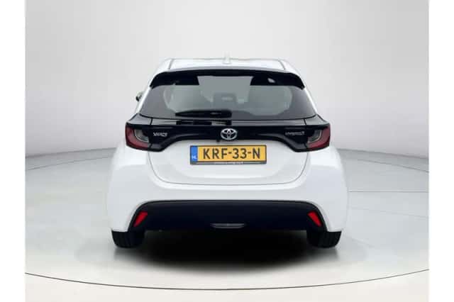 Toyota Yaris (2022) thumbnail 4