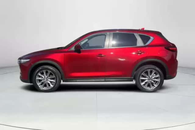 Mazda CX-5 (2021) thumbnail 2