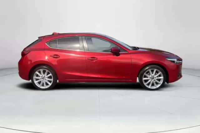 Mazda 3 (2017) thumbnail 6