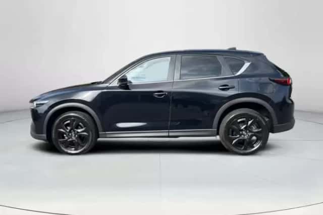 Mazda CX-5 (2023) thumbnail 2