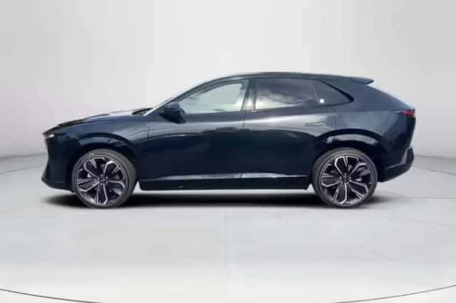 Mazda CX-6e (2026) thumbnail 2