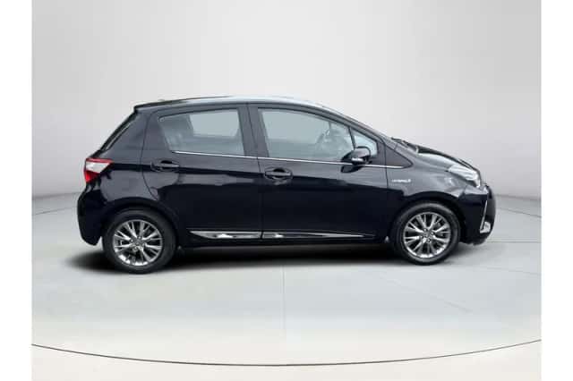 Toyota Yaris (2017) thumbnail 6