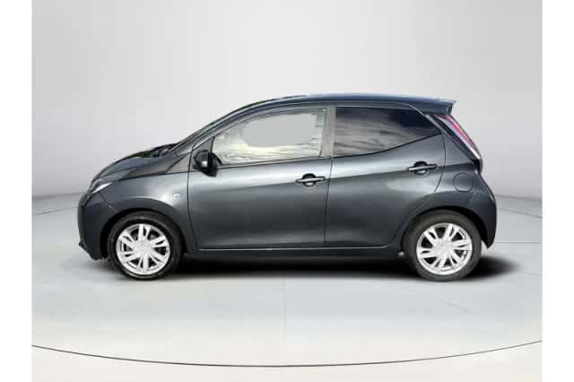 Toyota Aygo (2016) thumbnail 2