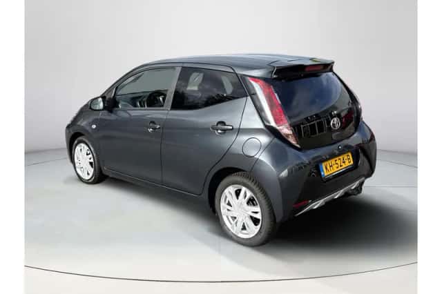 Toyota Aygo (2016) thumbnail 3
