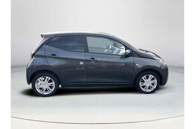 Toyota Aygo (2016) thumbnail 6