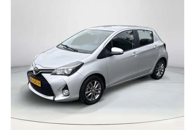 Toyota Yaris (2017) thumbnail 1
