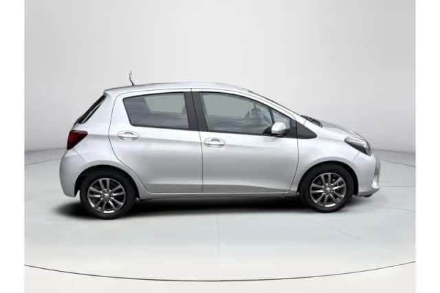 Toyota Yaris (2017) thumbnail 6