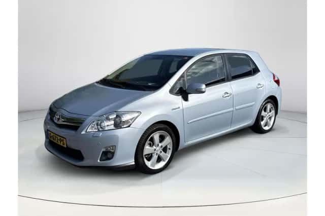 Toyota Auris (2010) thumbnail 1