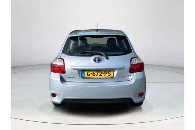 Toyota Auris (2010) thumbnail 4