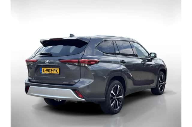 Toyota Highlander (2021) thumbnail 5