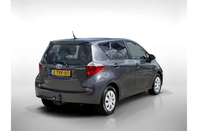 Toyota Verso-S (2014) thumbnail 5