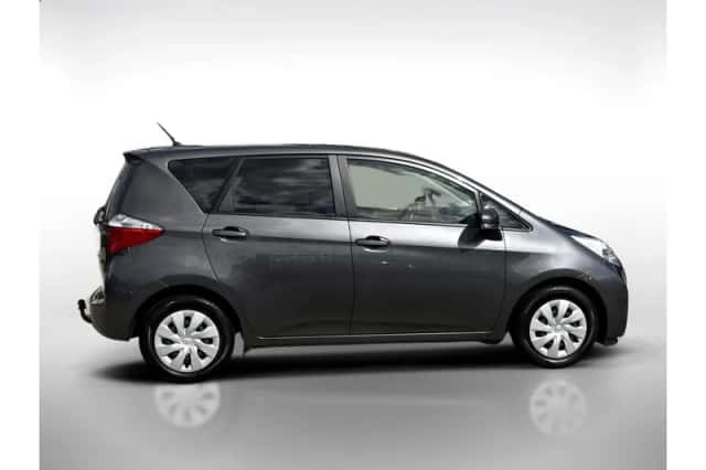 Toyota Verso-S (2014) thumbnail 6