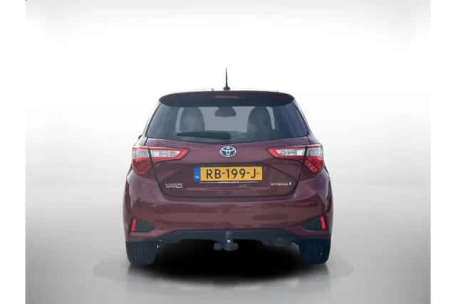 Toyota Yaris (2017) thumbnail 4