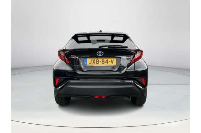 Toyota C-HR (2023) thumbnail 4