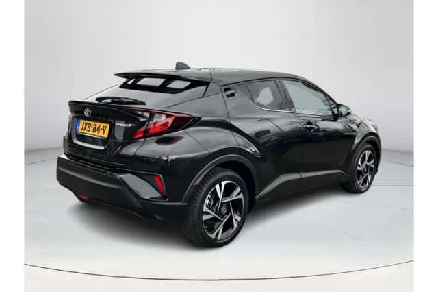 Toyota C-HR (2023) thumbnail 5