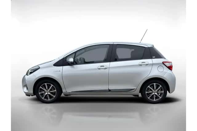 Toyota Yaris (2020) thumbnail 2