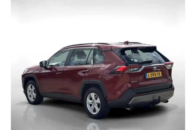 Toyota RAV4 (2021) thumbnail 3