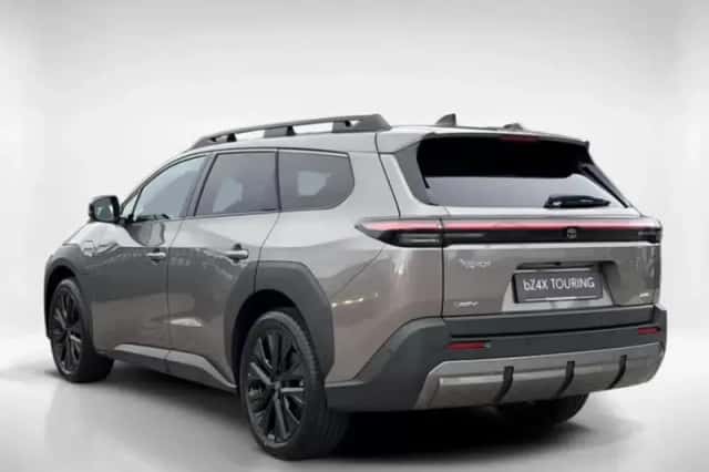 Toyota bZ4X (2026) thumbnail 3
