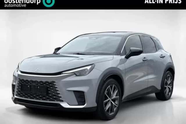 Lexus LBX (2024) thumbnail 1