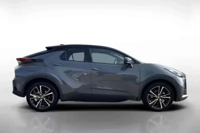 Toyota C-HR (2026) thumbnail 6