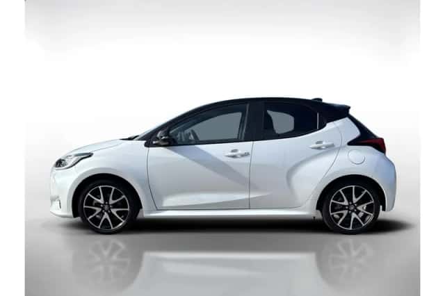 Toyota Yaris (2022) thumbnail 2