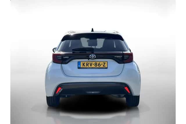 Toyota Yaris (2022) thumbnail 4