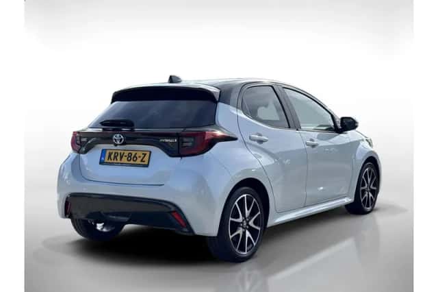 Toyota Yaris (2022) thumbnail 5