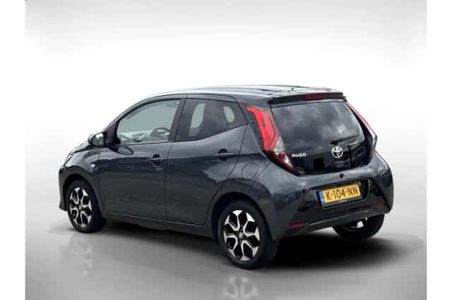 Toyota Aygo (2021) thumbnail 3