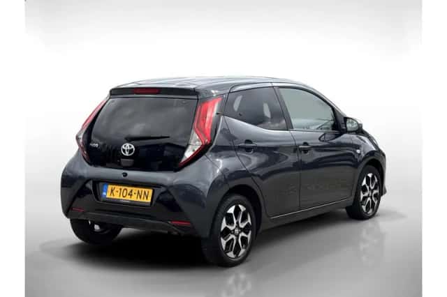 Toyota Aygo (2021) thumbnail 5