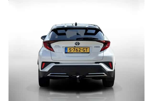 Toyota C-HR (2020) thumbnail 4