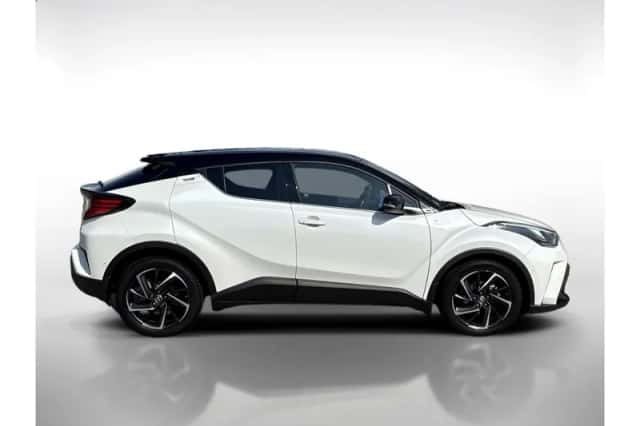 Toyota C-HR (2020) thumbnail 6