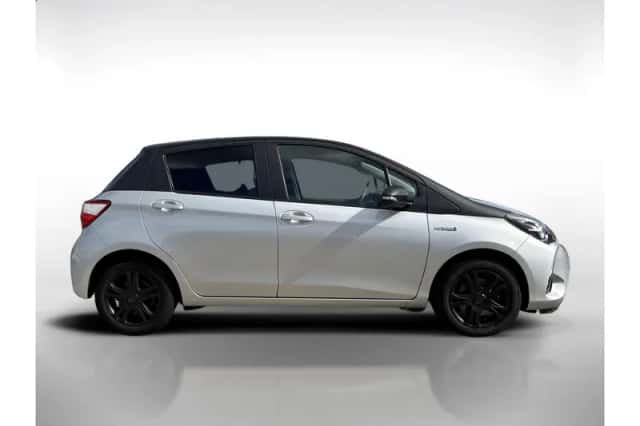 Toyota Yaris (2019) thumbnail 6