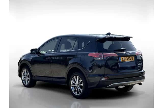 Toyota RAV4 (2018) thumbnail 3