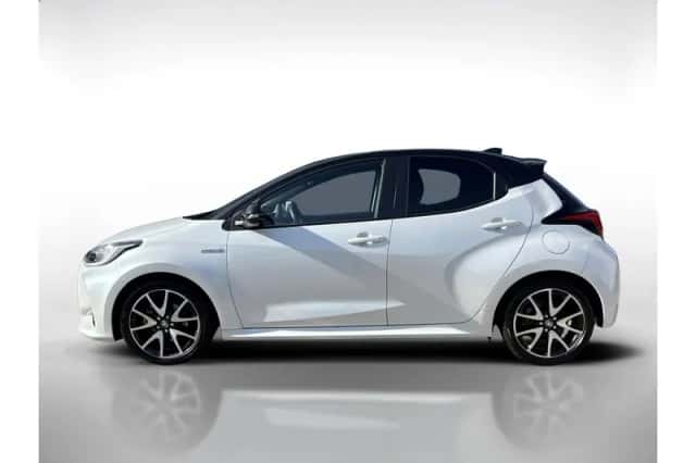 Toyota Yaris (2021) thumbnail 2