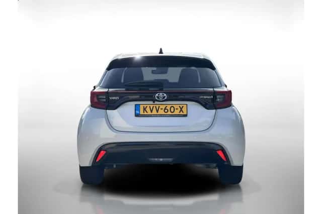 Toyota Yaris (2021) thumbnail 4
