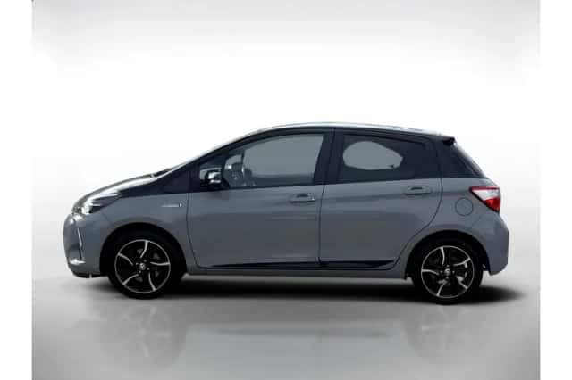 Toyota Yaris (2018) thumbnail 2