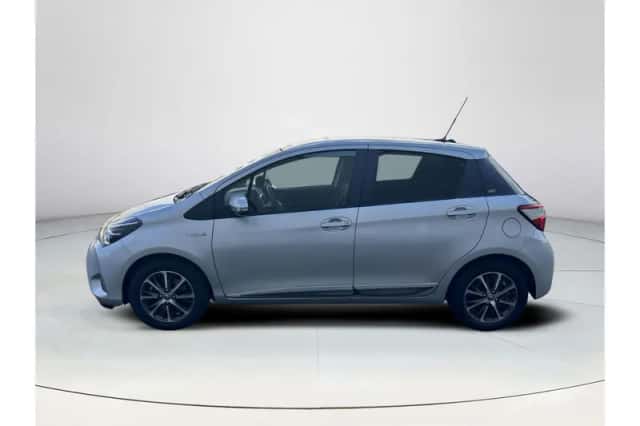 Toyota Yaris (2020) thumbnail 2