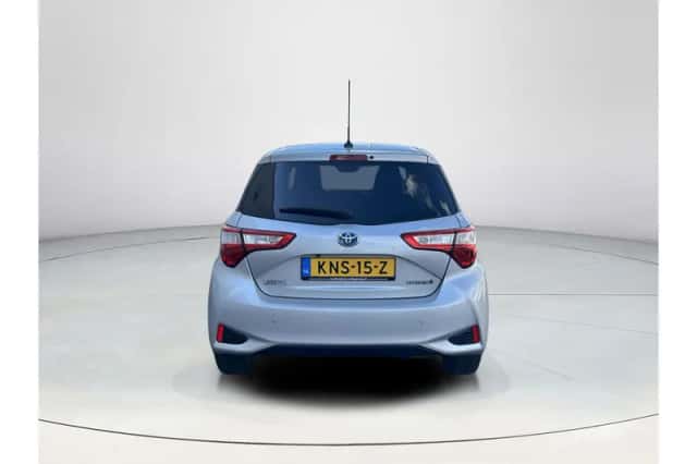 Toyota Yaris (2020) thumbnail 4