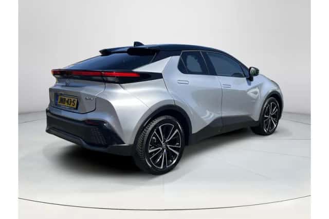 Toyota C-HR (2024) thumbnail 5