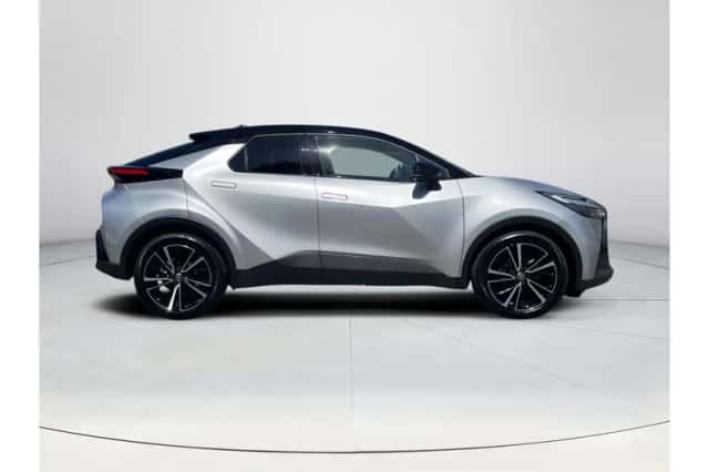 Toyota C-HR (2024) thumbnail 6