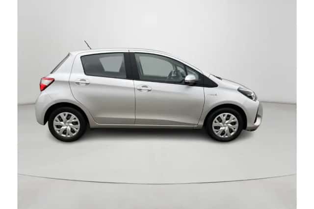Toyota Yaris (2017) thumbnail 6
