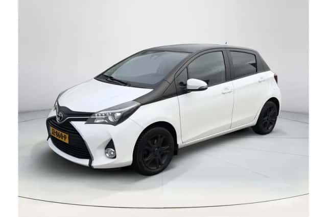 Toyota Yaris (2016) thumbnail 1