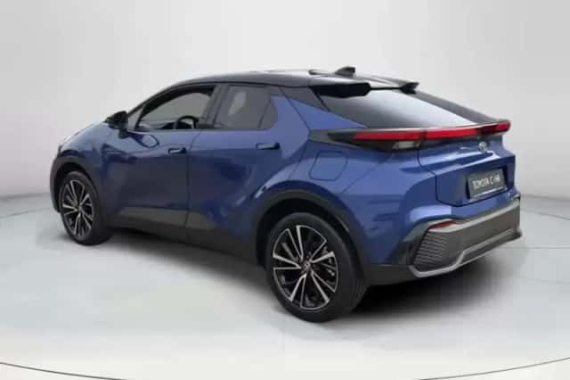 Toyota C-HR (2026) thumbnail 3