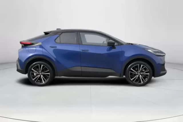 Toyota C-HR (2026) thumbnail 6